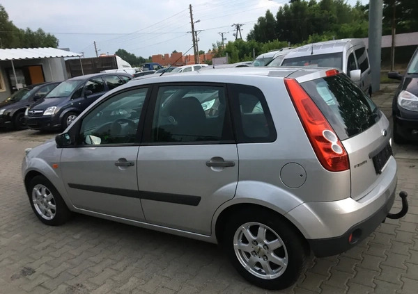 Ford Fiesta cena 9900 przebieg: 206950, rok produkcji 2007 z Włoszczowa małe 301